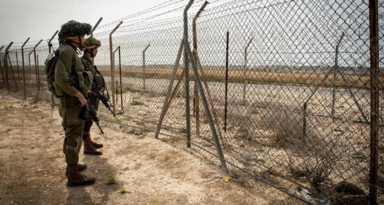 Gazans renew violence on border, Palestinians report 1 dead