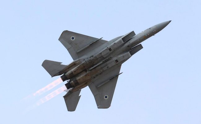 Iranian passengers injured in near-collision with US fighter jet, Iran falsely accuses Israel