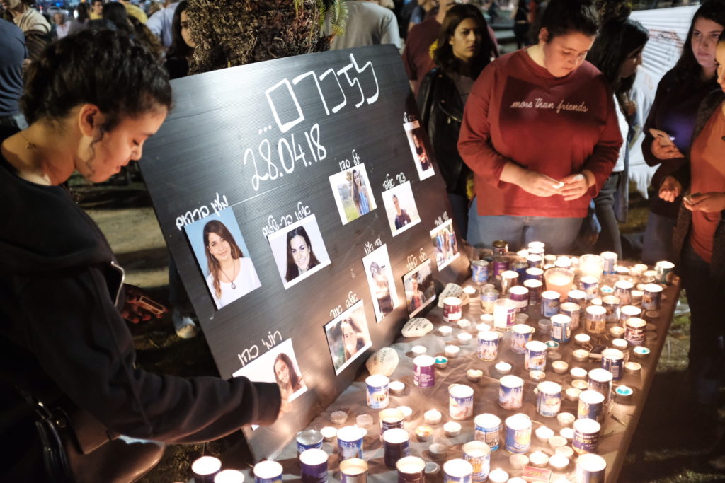 Memorial ceremony for 10 Israeli teens who perished when Tzafit stream flooded. (Tomer Neuberg/Flash90)