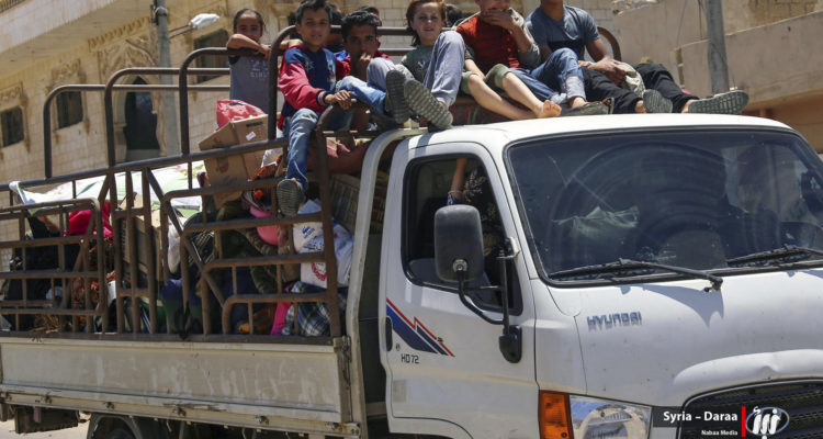 Syrians flee toward Israel, Jordan closes border to refugees