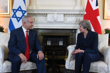 Benjamin Netanyahu meets and British Prime Minister Teresa May. (Haim Zach/GPO)
