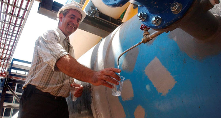 Israel shares water technology with Iranian people