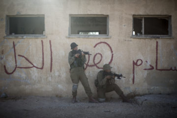 IDF soldiers egnaged in a drill. (illustrative) (Hadas Parush/Flash90)
