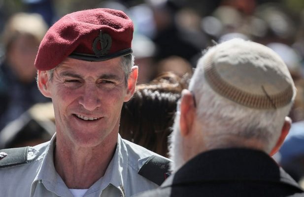 Meretz MK, former IDF general, removes Twitter slogan calling himself a Jew