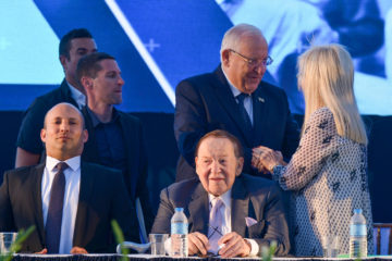 Sheldon Adelson (C), Israeli President Reuven Rivlin, and Education Minister Naftali Bennett at the opening of Ariel University's medical school. (Ben Dori/Flash90)