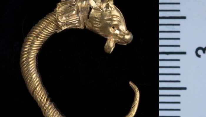 2,000-year-old gold earring found in Jerusalem