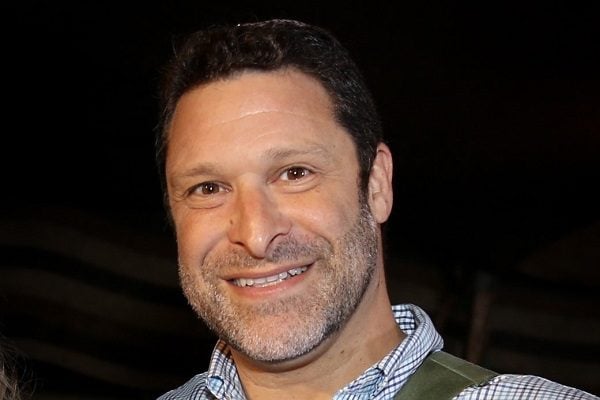 Medal of honor for Ari Fuld, security minister urges