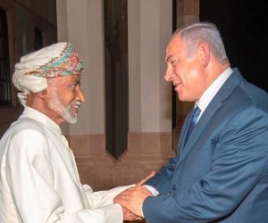Oman's Sultan Qaboos, left, receives Israeli Benjamin Netanyahu. (Israeli Prime Minister's Office via AP)