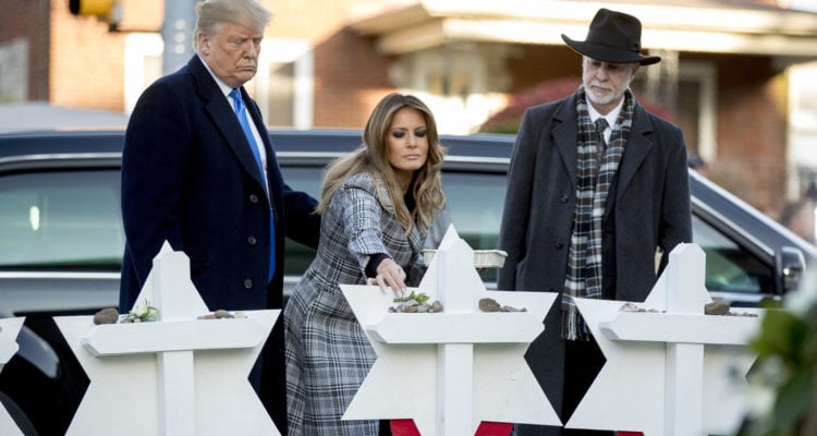 Trump pays respects in Pittsburgh in wake of synagogue attack
