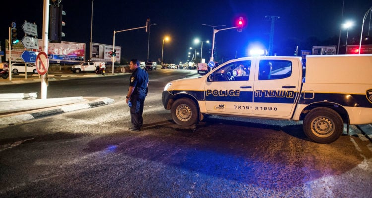 Israeli-Arab indicted for contact with terror groups, planned stabbing