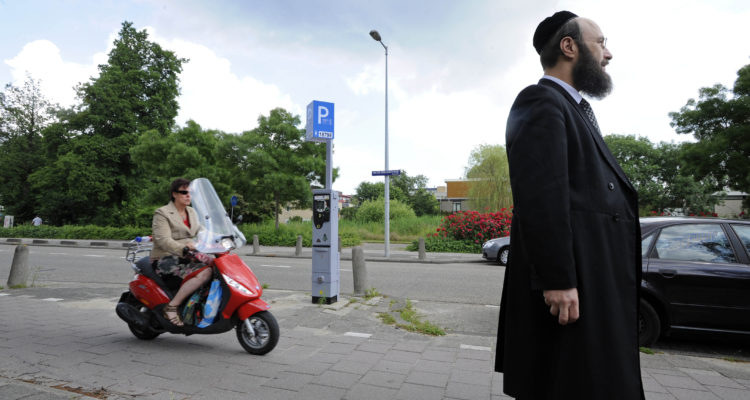 Poll: 43% of Dutch Jews hide their identity