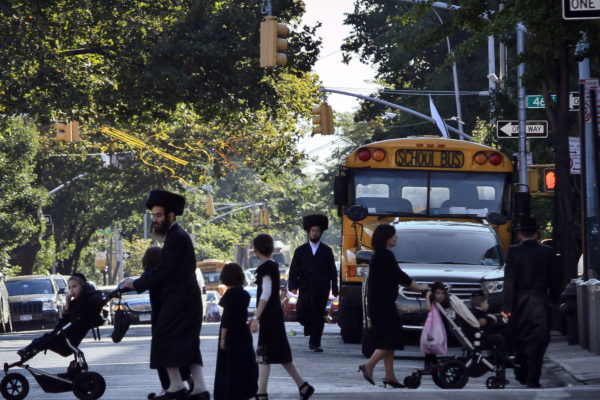 Jewish school bus in U.S. stormed by men doing Heil Hitler and shouting antisemitic slurs