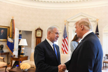 Benjamin Netanyahu meets with U.S. president Donald Trump. (GPO/Haim Zach)