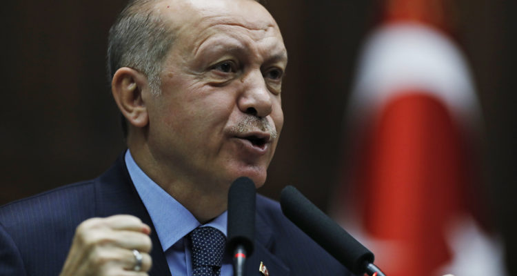 Turkey says offensive against Kurds not dependent on US pullout