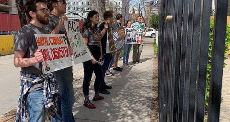 Radical left wing Jewish group blocks Sabbath services on Texas campus