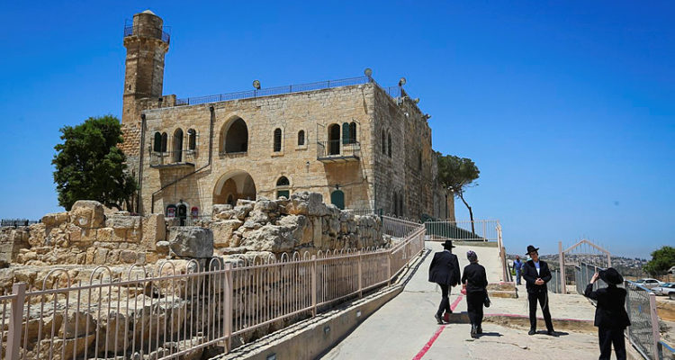 Arabs pave illegal parking lot over Jewish heritage site