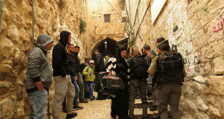 Israeli families attacked after entering new home in Old City of Jerusalem