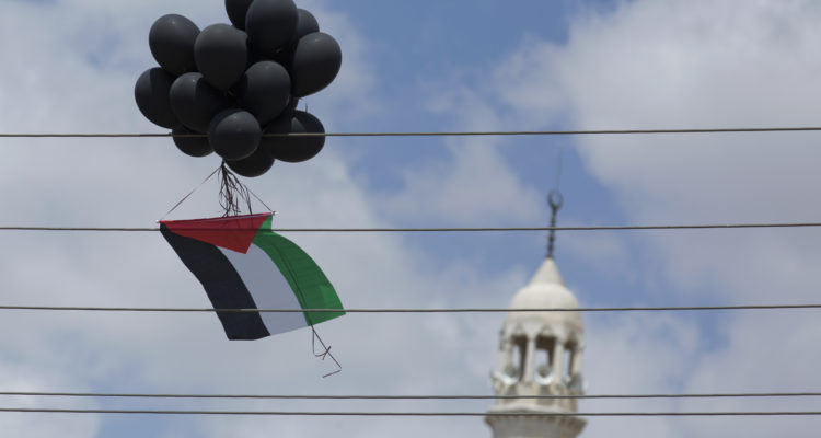 2 bombs tied to balloons explode in Israeli community near Gaza