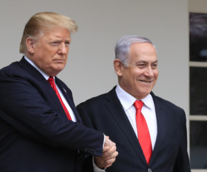 President Donald Trump welcomes visiting Prime Minister Benjamin Netanyahu to the White House, March 25, 2019. (AP/Manuel Balce Ceneta)