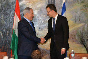 Hungarian Foreign Minister Peter Szijjarto (R) meets with Israeli Prime Minister Benjamin Netanyahu. (Kobi Gideon/GPO)