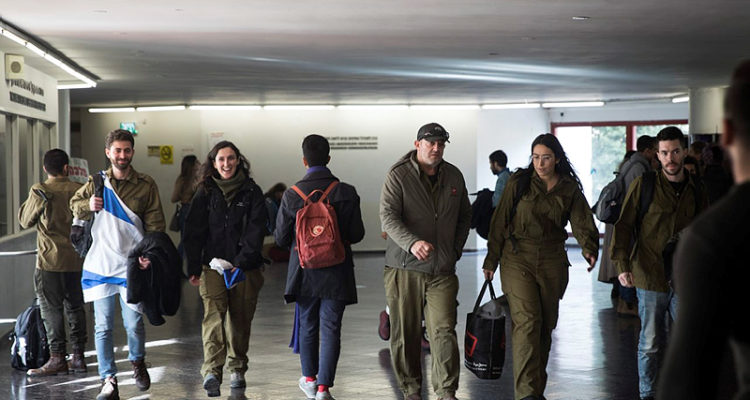 Hebrew University professors object to IDF soldiers in class