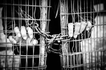 Jail prison chains