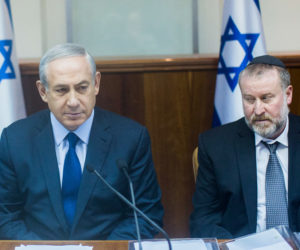 Israeli Prime Minister Binyamin Netanyahu (L) and AG Avichai Mandelblit. (Yonatan Sindel/Flash90)