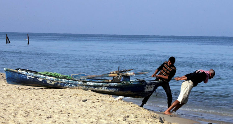 After rocket attack, Israel shuts Gaza fishing zone