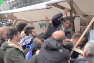 Arabs in Germany attack an Israeli man. (screenshot)