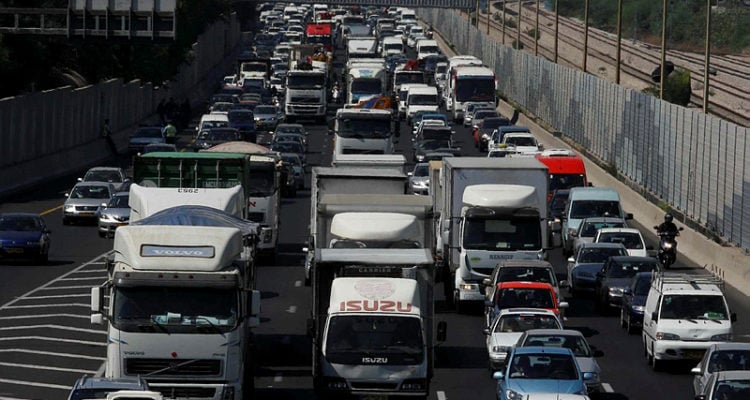 Israel offers drivers cash rewards to stay off roads during rush hour