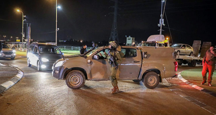 IDF soldier thwarts stabbing attack at Gush Etzion junction