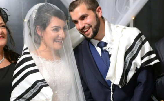 Couple marries after meeting at funeral of three murdered youth