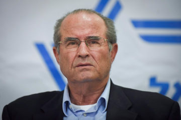Former director general of the Mossad Shabtai Shavit
