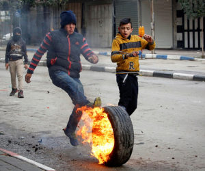 Palestinian clash riots