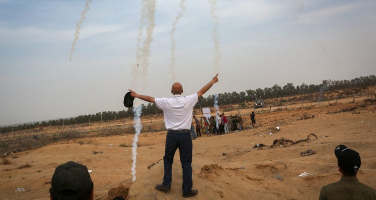 Thousands of Palestinians riot on border amid heightened Gaza tensions