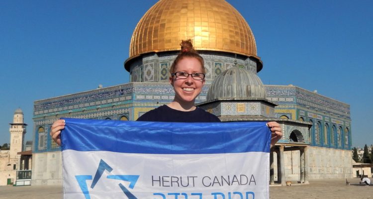 Young Jewish woman outrages 1.6 billion Muslims on Temple Mount
