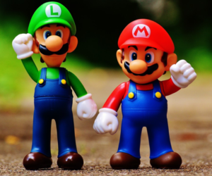 Luigi and Mario Nintendo figures (pxhere)