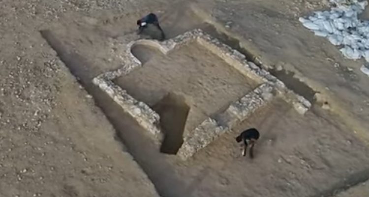 Bedouins caught stealing antiquities in southern Israel