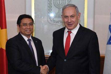 Netanyahu, with senior Vietnamese Politburo member Pham Minh Chinh