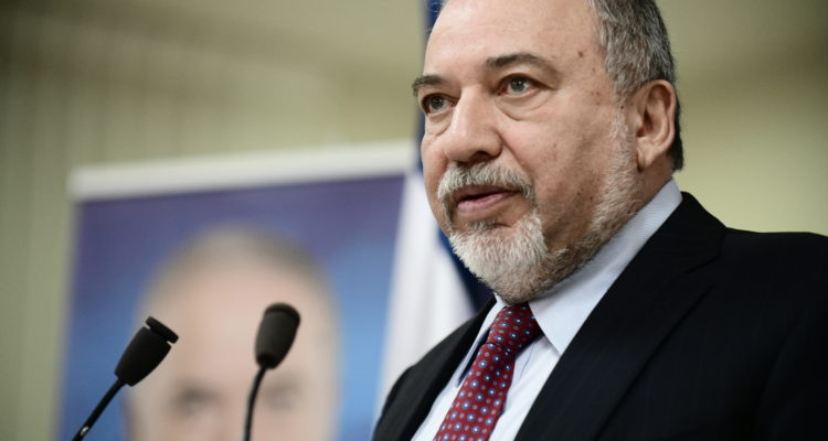Is Liberman’s campaign to Russian-speaking voters arousing anti-Semitism in Israel?