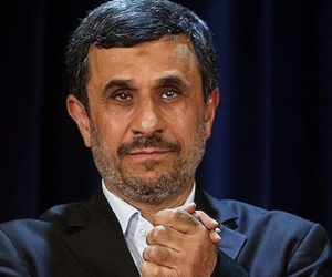 Mahmoud Ahmadinejad (Wikipedia)