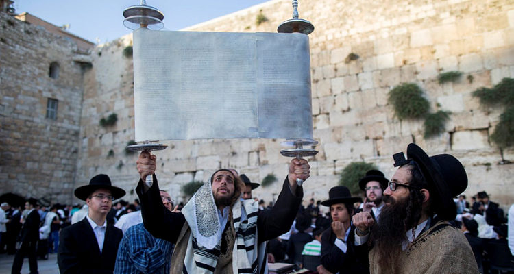 Jews fast, begin mourning period for Temple’s destruction