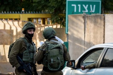 Israeli soldiers on Lebanon border