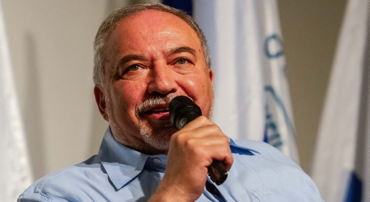 Netanyahu charges Liberman will steal votes for Left with Blue and White deal