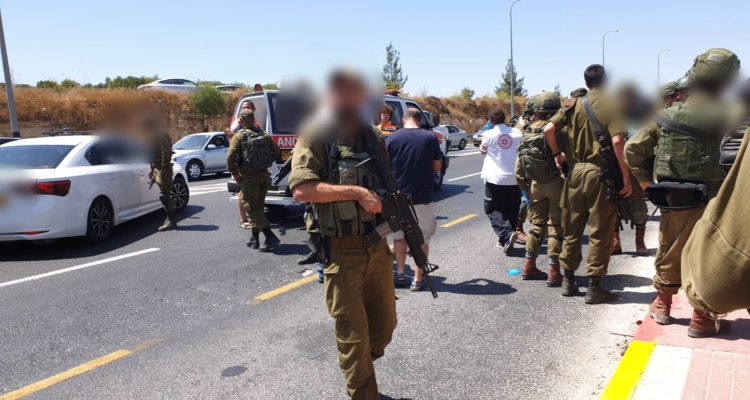 Palestinian car-ramming attack wounds 2 teens, 1 seriously; terrorist shot dead