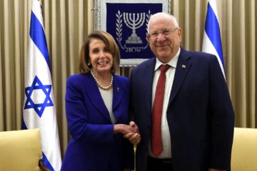 US House Speaker Nancy Pelosi (l) meets Israel's President Reuven Rivlin in Jerusalem, March 2018