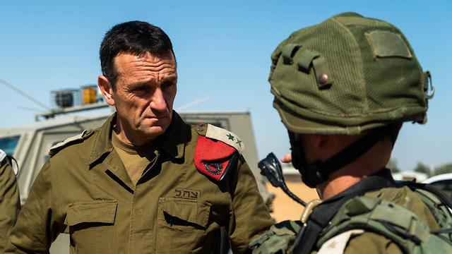 IDF Soldier orphaned in terror attack gets certificate of excellence
