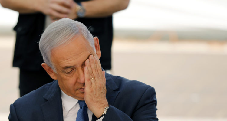 Report: Netanyahu considers withdrawing immunity request