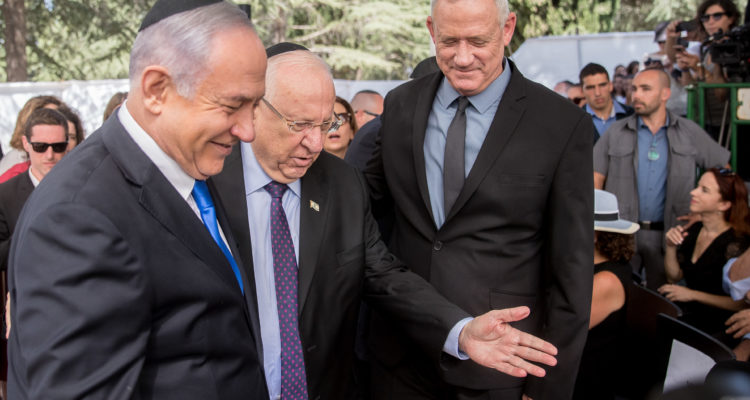 Rival party causes crisis in talks so ‘Netanyahu will climb down and resign,’ report says