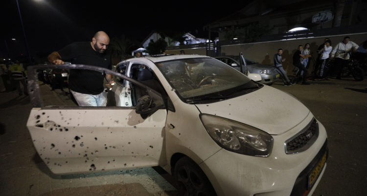 Palestinians launch 10 rockets at Israel, 1 strikes home in Sderot